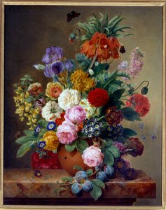 Blumen auf einem Marmortisch